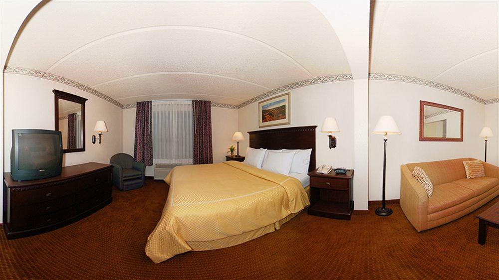 Comfort Suites Austin Airport Exteriör bild