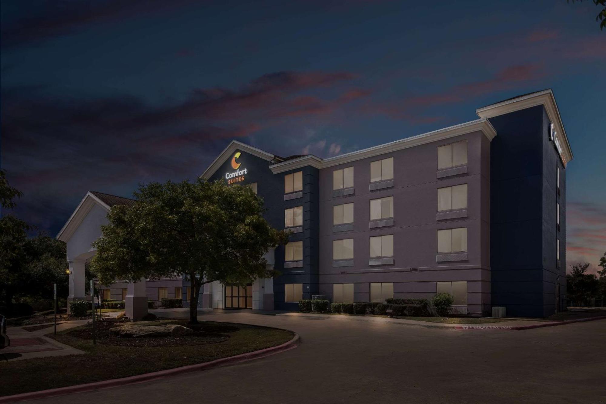 Comfort Suites Austin Airport Exteriör bild