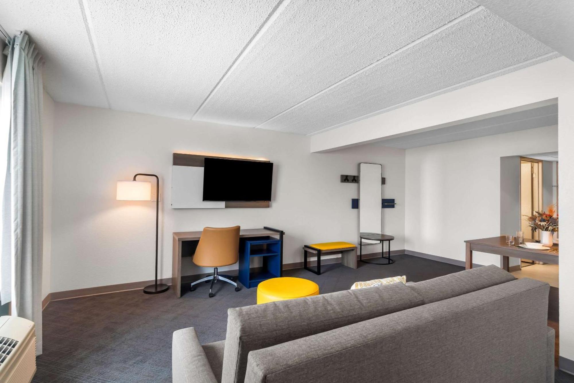 Comfort Suites Austin Airport Exteriör bild