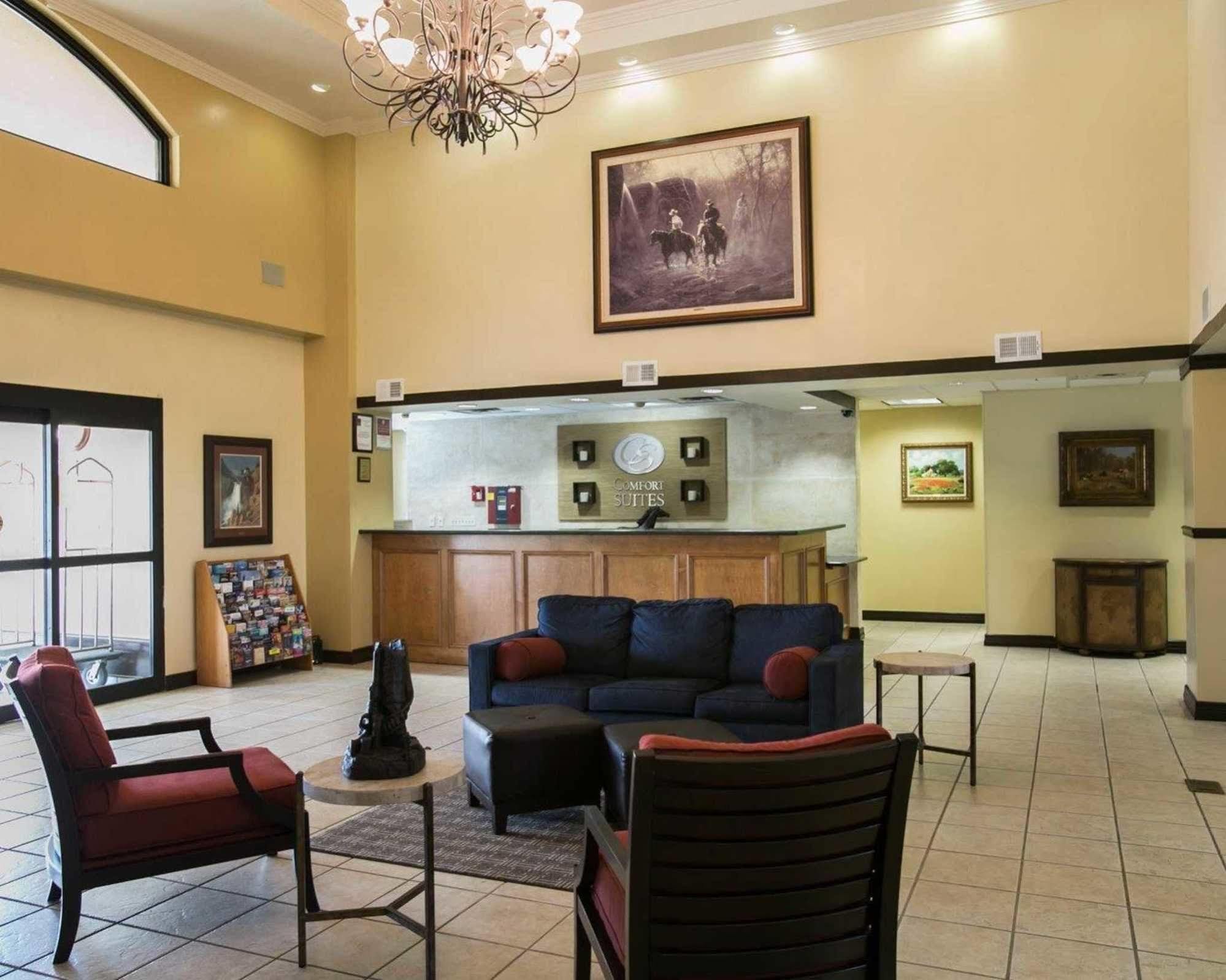 Comfort Suites Austin Airport Exteriör bild